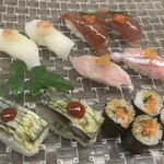 Tatsumi Sushi - 生穴子、鰹、甘鯛、〆鯖の押し寿司、明太とサーモンの海苔巻き