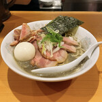 北千住煮干中華蕎麦 かれん - 特製煮干中華蕎麦..1230円(切れ端サービス)