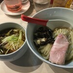 柳麺 呉田 - 黒舞茸と近江黒鶏の昆布水つけ麺