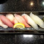 ジャンボおしどり寿司 - 地魚7貫+みそ汁