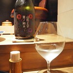 薪鳥新神戸 - 日本酒おまかせ 5種 1種目