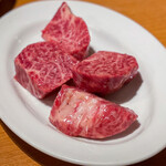 炭火焼肉ホルモン まるは - 