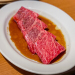 炭火焼肉ホルモン まるは - 