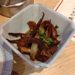 立呑み晩杯屋  - サービスのゲソ煮