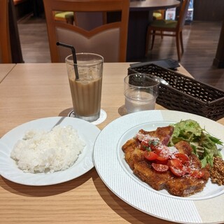 エアフォルク・ド・カフェ_1