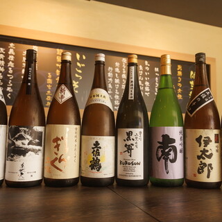 与日本酒侍酒师商量后决定的考究的当地酒