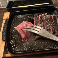 アカミヤコウシ - Lボーンステーキ。そのままでいただきます。