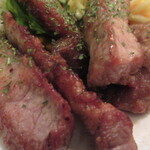 小さな街の食堂 cafe MISTY - にんにく味が強めのソースがおいしい