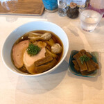 Aomori Chuu Ka Soba Oru Weizu - 地鶏と豚の醤油＋黒豚ワンタン＋メンマ