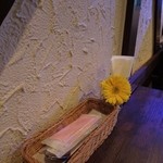 照和 - テーブルの上のお花