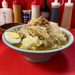 ラーメン 富士丸 - 麺少な目280g チョイヤサイ、チョイアブラ、ニンニクスクナメ　生卵付き