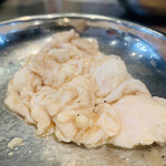 Oofuna Horumon Senta - ② 430円：ペラペラ焼き（豚大腸）+ピリ辛ニラ