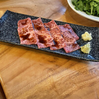 カルネジーオ イースト - 