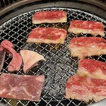 焼肉冷麺やまなか家 - 