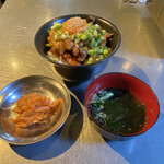 肉たらし - 月見ホルモン丼