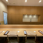 日本料理 e. - 一階はカウンターメイン