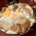 Akiyama Shiyokudou - チャーシューエッグ丼