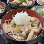 手打そば 本陣 - おろしキノコそば