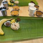 インダスレイ - Banana Leaf Meals