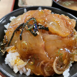Nama Hommaguro Hegisoba Robatayaki Uozen - タレと卵を混ぜて、ご飯にオン！
