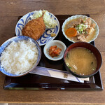 ふる里のけむり - もつ煮アジフライ定食