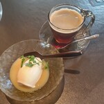 USHIWAKAMARU - 自家製バニラアイス、有機コーヒー