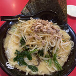 横浜家系ラーメン 名和大和家 - ◎野菜らーめん¥840
　※カード可は嬉しい
　※刻み玉ねぎ、漬物セルフ取り放題