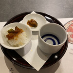 zawashimbaijouetsuyasuda - 突き出し米、日本酒、味噌