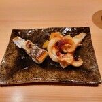 新橋 鮨 清新 - 太刀魚の塩焼き、白烏賊の幽庵焼き
