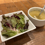 肉が旨いカフェ NICK STOCK - ★ランチサラダとスープ