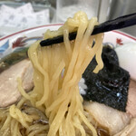 青島食堂 - 麺、伸び気味だけど、それすらOK