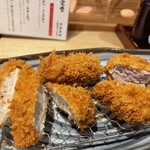 181713399 - 左チキン　上メンチ　右ヒレ