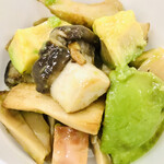 阿知の里 - エリンギとアボカドのサラダ