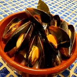 スペインバル & ダイニング ルース - ムール貝の白ワイン蒸し