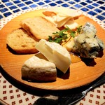 スペインバル & ダイニング ルース - チーズ盛り合わせ
