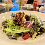 Majestic Bay - ミックスサラダ クルミ添え パッションフルーツドレッシング
            Mixed salads with walnut in passion fruit dressing
            2022年7月19日