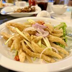 Majestic Bay - シラスのカリっと揚げ タイ風
            Crispy white baits, Thai style
            2022年7月19日