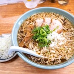 中華そば温故知新 - 背脂煮干ラーメン（玉葱トッピング）