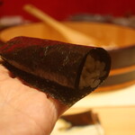 鮨 しみづ - 炊き立てのシャリと山葵の巻物