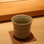 鮨 しみづ - 熱い緑茶