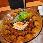 根津 焼鳥 照隅 - 焼きしし唐、ゴールドラッシ、モロヘイヤのすり流し、つる菜、茨城県の地鶏