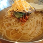 味楽園 - 料理写真:・韓国冷麺 980円