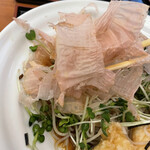 総本家更科堀井 本店 - 大きく削った鰹節