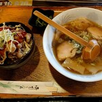 一福 - 本日のランチＡ  ( ラーメン 醤油 & 唐揚丼 )