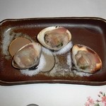 割烹春日 - 焼きハマグリ　小ぶりですが身が締まっていておいしい