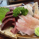 丸千葉 - くじらかと思ったけど鰹の血合のところだった。うまし