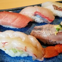 鮨処 銀座福助 サンシャイン60店 - 左側。