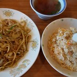 中国料理幸来 - 料理写真:焼き飯＋焼きそばセット￥850。両方とも全量。