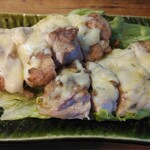 もつ焼 まるい - フォルマッジョチキンステーキ