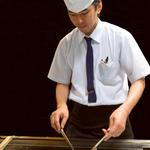 Suteki Misono - 元祖鉄板焼ステーキの店として、全席とも目の前の鉄板で焼き上げるスタイル